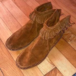 Minnetonka fringe moccasins